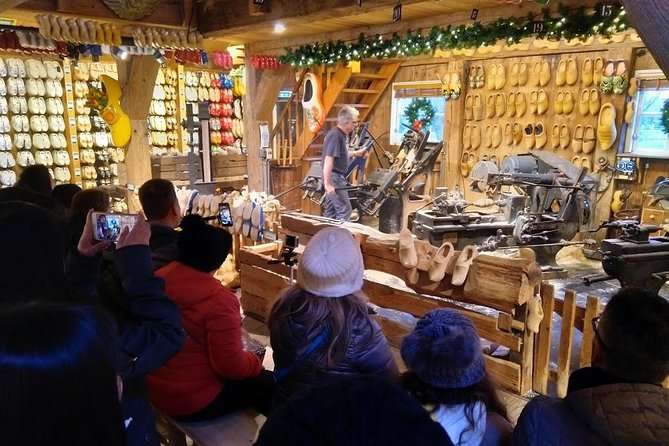 Zaanse Schans and Volendam Private Tour from Amsterdam - Volendam: Lunch, the Dike Walk, and the Boat Ride Toward Marken
