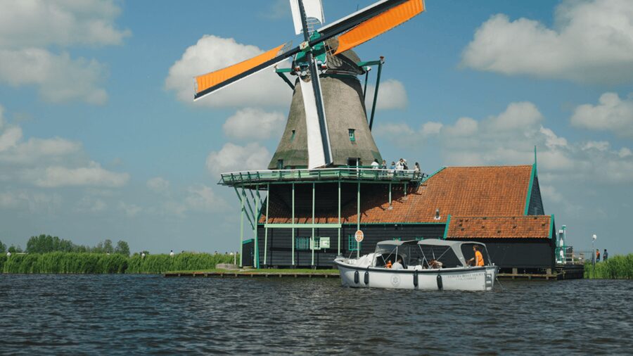 Zaanse Schans: Cruise UNESCO Windmills Village + Live Guide - Why this river cruise is the smart way to see Zaanse Schans