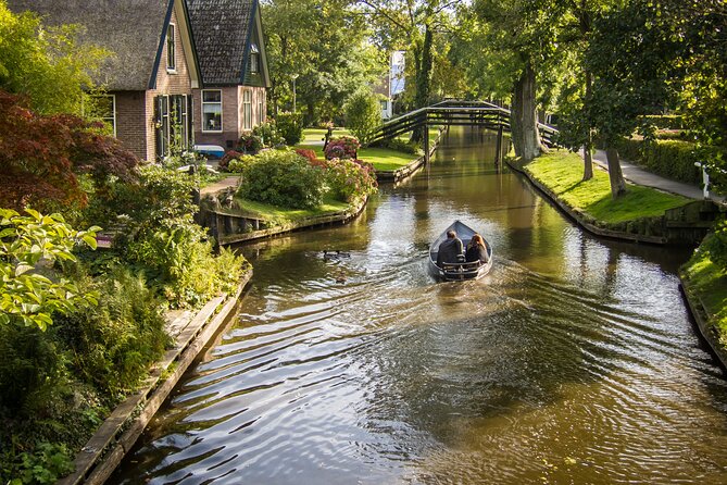 Zaanse Schans Giethoorn Private Tour from Amsterdam Canal Cruise - The countryside drive: your WiFi buffer and the best time to plan photos