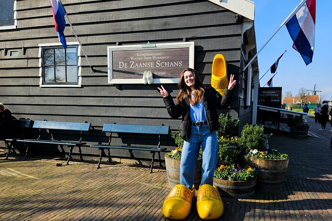 Zaanse Schans Windmills, Cheese and Volendam Tour from Amsterdam - Volendam Orientation Walk and Harbor Town Time