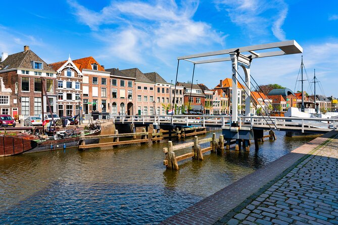 Zwolle: City Walk with Audio Guide in 7 Languages on your Phone - Zwolle City Walk, done your way (GPS audio, 7 languages, private group)