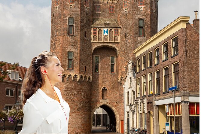 Zwolle: City Walk with Audio Guide in 7 Languages on your Phone - Meeting at Sassenpoort, then letting the route guide you